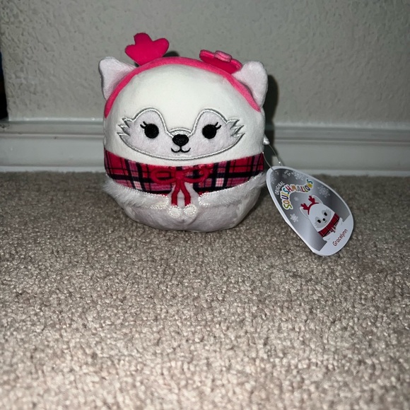 New Gracelynn the Fox Christmas release Squishmallows - Picture 2 of 7